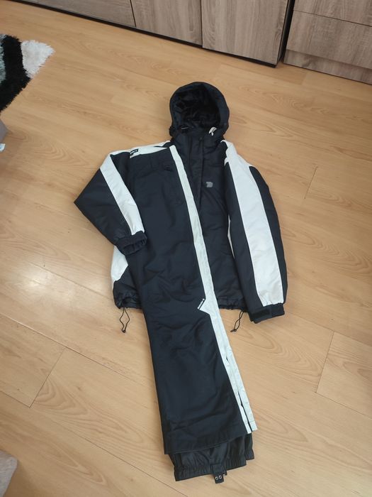 Дамска ски екипировка С/Мразмер