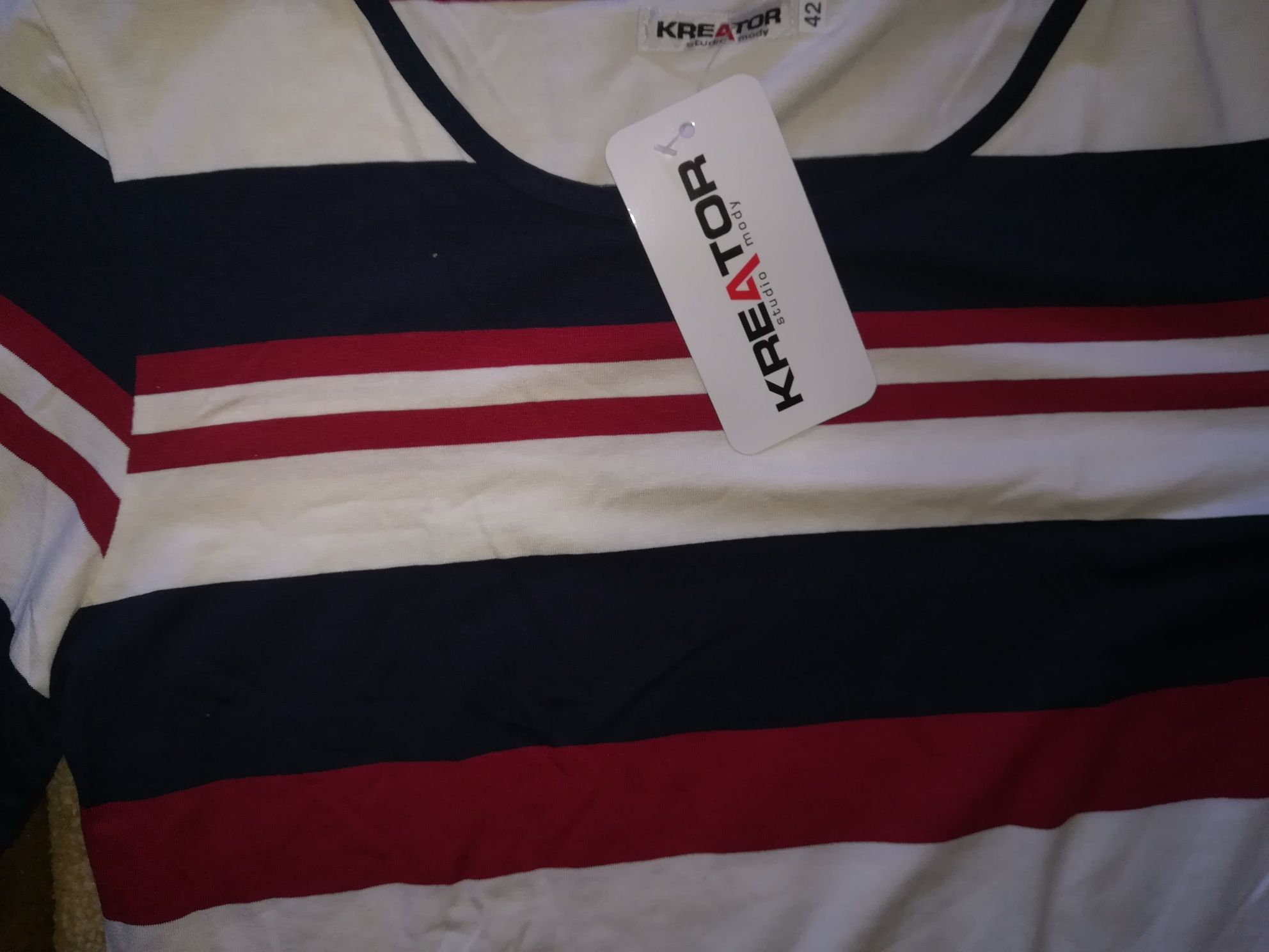 Tricou marimea 42,nou cu eticheta