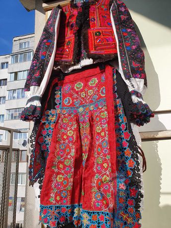 Costum traditional de Padureni (Hunedoara)
