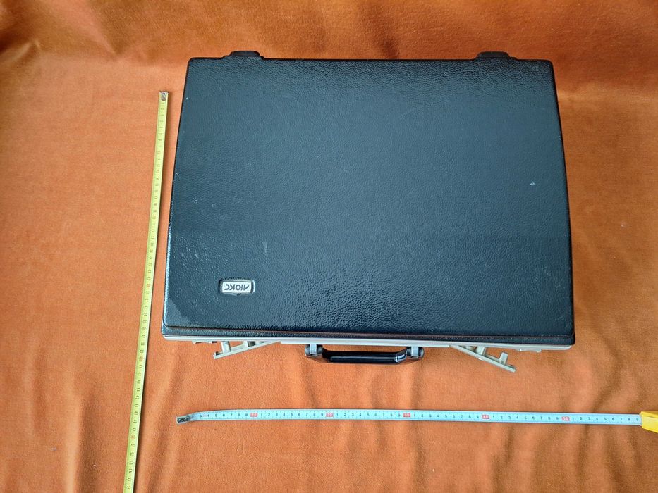 Geanta diplomat negra,  din fibra, folosita, 55*40*25cm