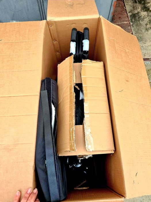 Carut cu rotile pentru persoane cu dizabilități sau handicap Nouu