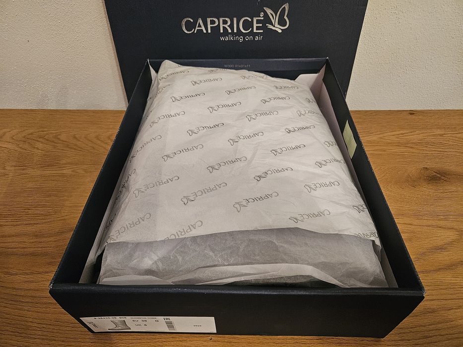 Ghete de iarnă CAPRICE – mărimea 38, noi