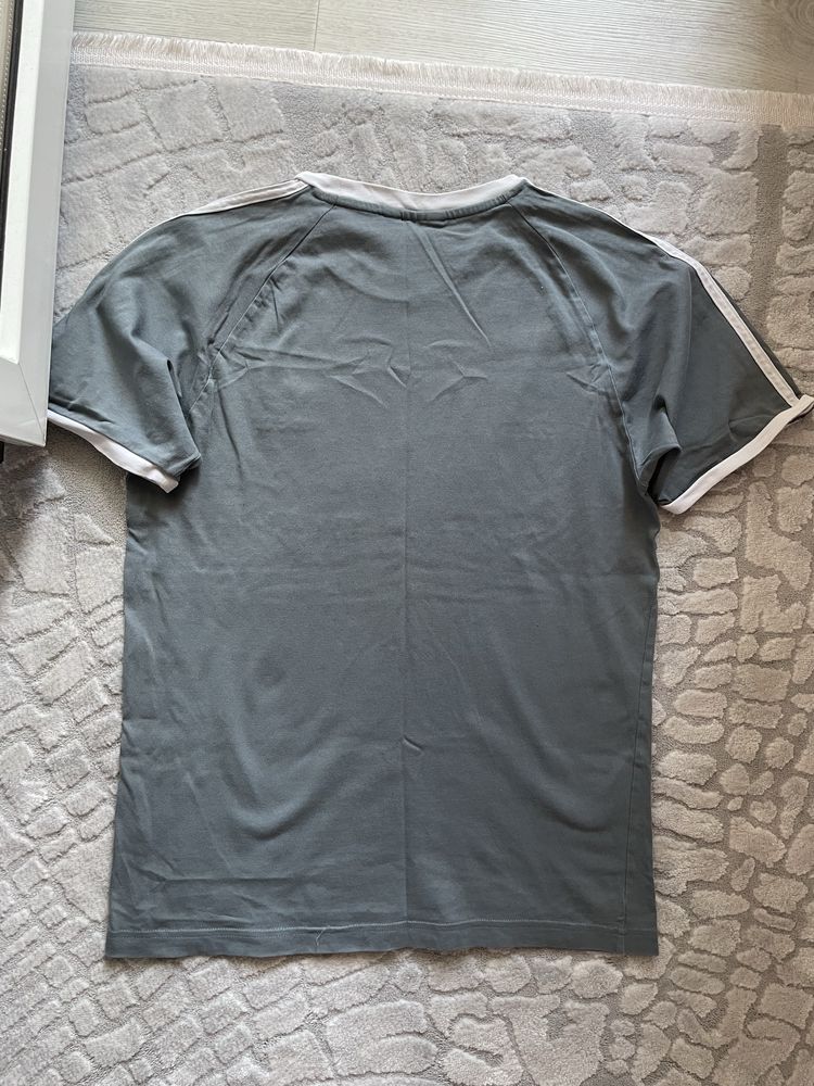 Adidas сива тениска