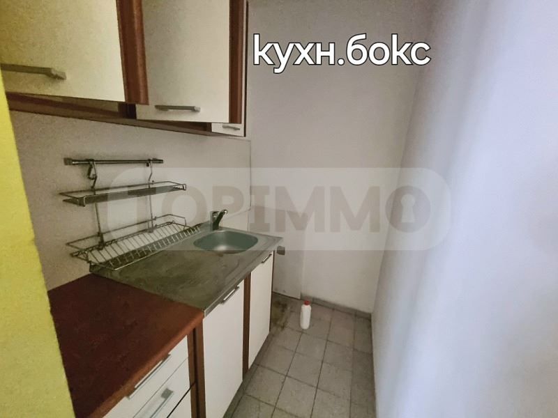 Четиристаен апартамент с подземни паркоместа в центъра на Варна