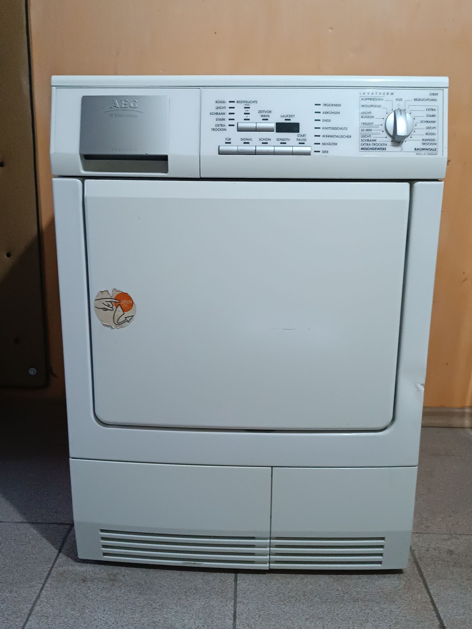 Сушилня AEG    .