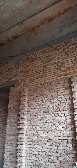 Hovli sotiladi 5 sotix