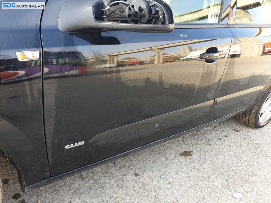 Bandou Ornament Plastic de pe Usa Portiera Stanga Fata Opel Astra H 2004 - 2010 Culoare Z20R