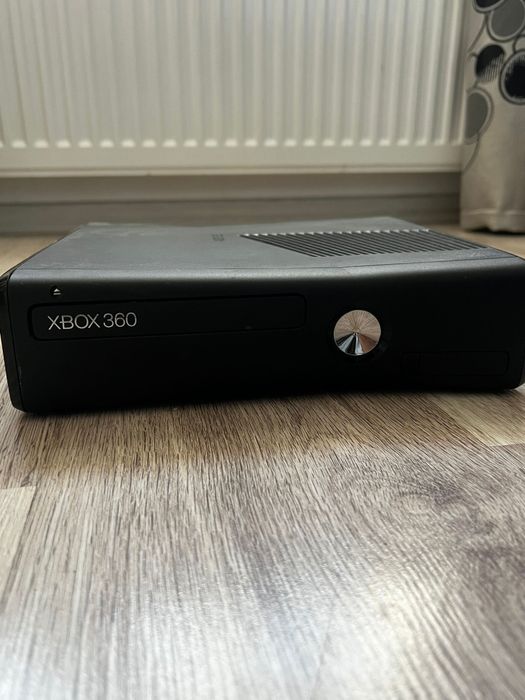 Vand xbox 360 foarte bun