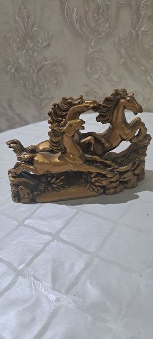 Статуэтка Статуэтка Статуэтка Статуэтка