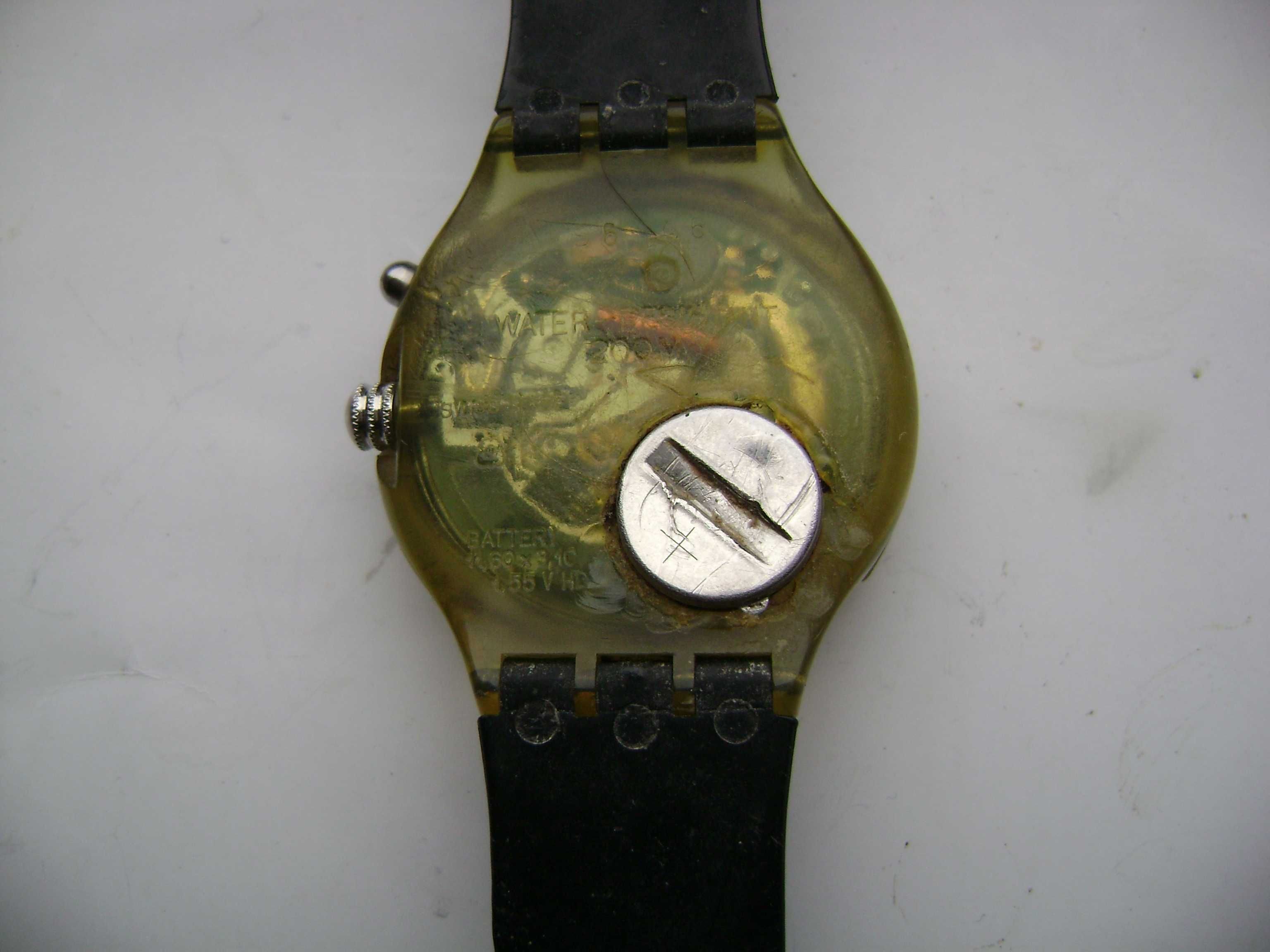 Продавам 4 кварцови и 1 механичен часовник Guess,Regent,Swatch,Gul