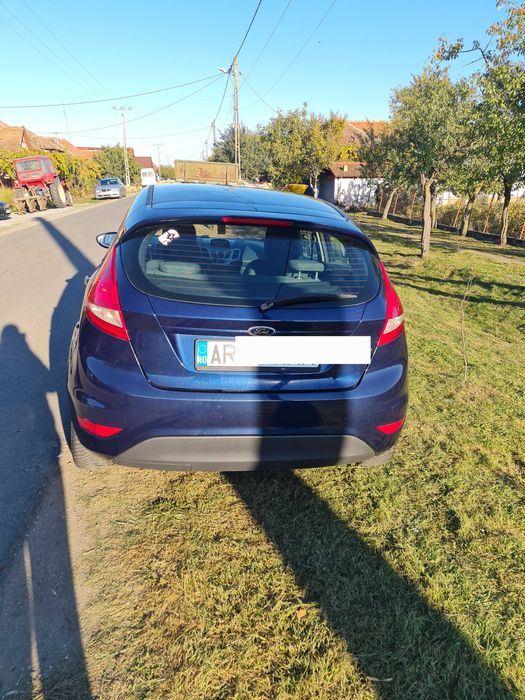 Vând Ford Fiesta 1.25 benzină - An 2012 - Euro 5