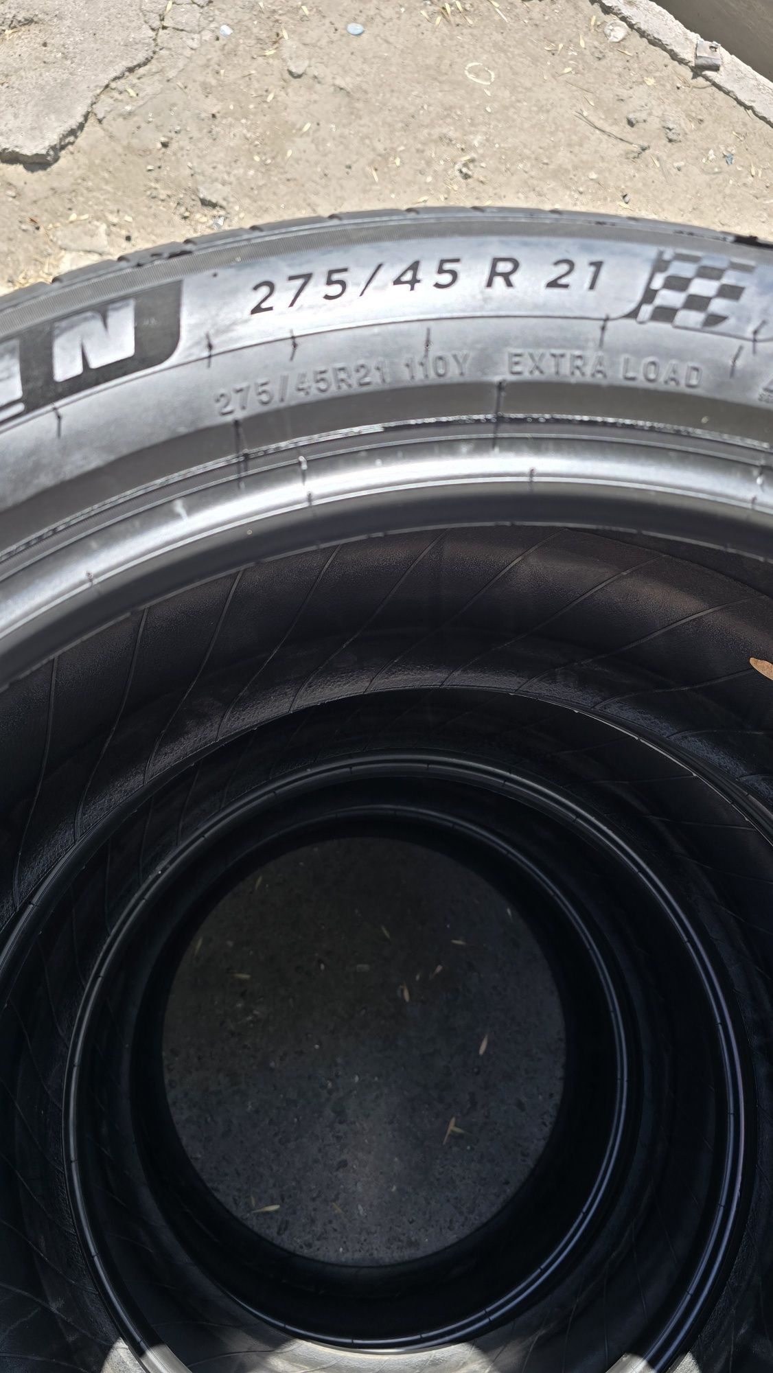 275/45/R21 Michelin