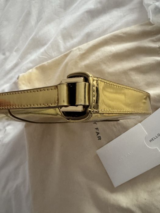 Златна чанта By Far