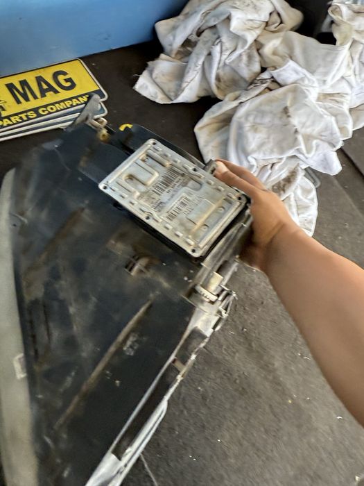 Фарове фар VW Touareg Xenon Valeo оборудван ксенон