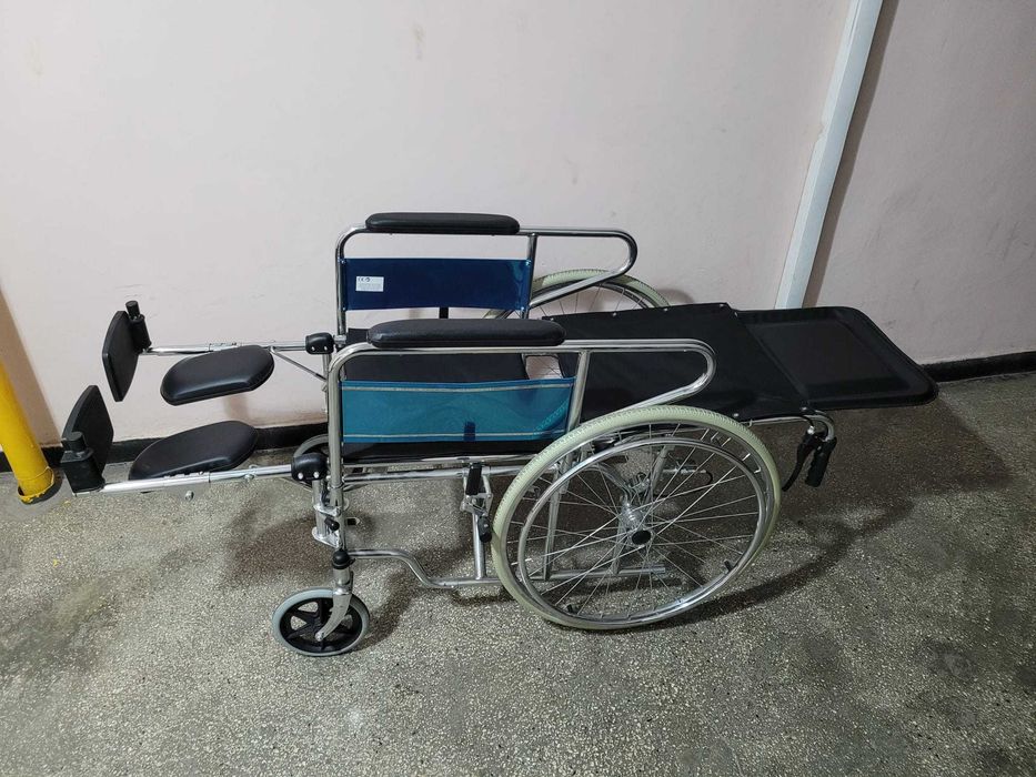 Scaun rulant pntru persoane cu dizabilitati, cu spatar rabatabil
