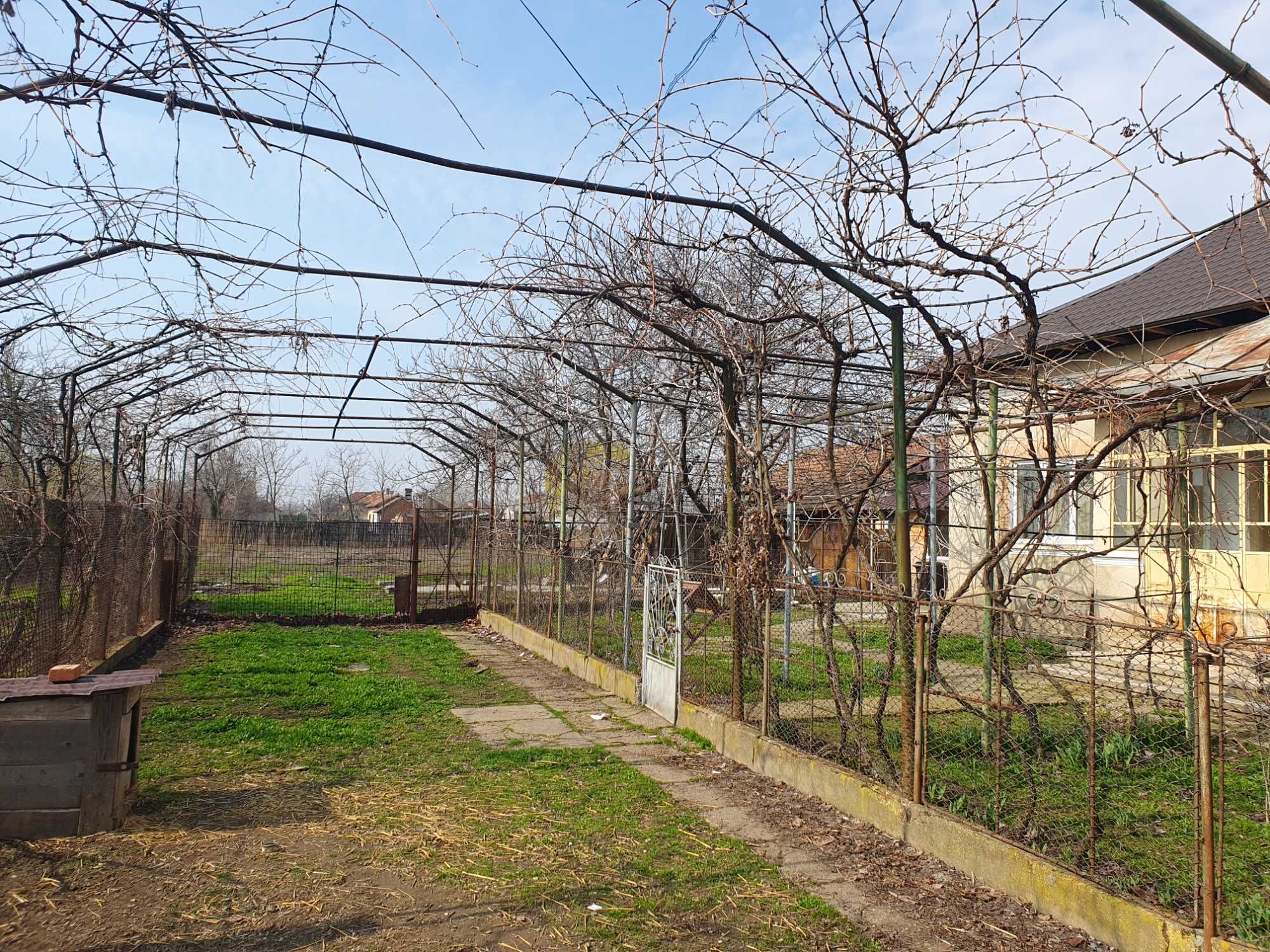 Casa de vanzare. comuna Visina jud Olt