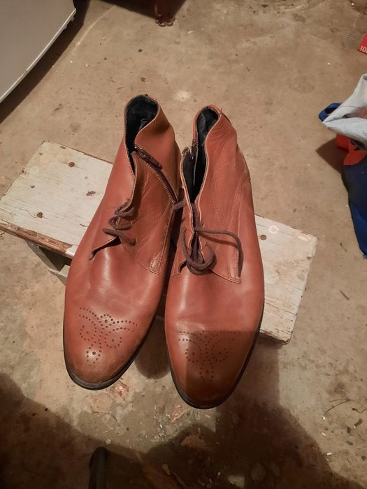 Vând 3 perechi de ghete culori și modele diferite