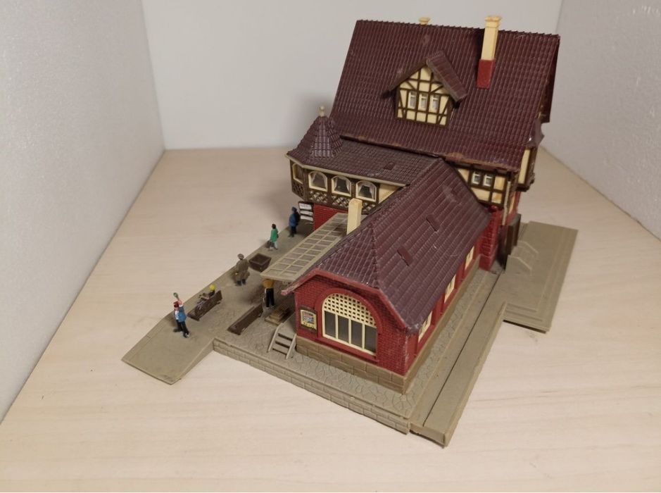 Gara trenulet electric scara 1:87 vollmer 29596
Vollmer 29596
Se v