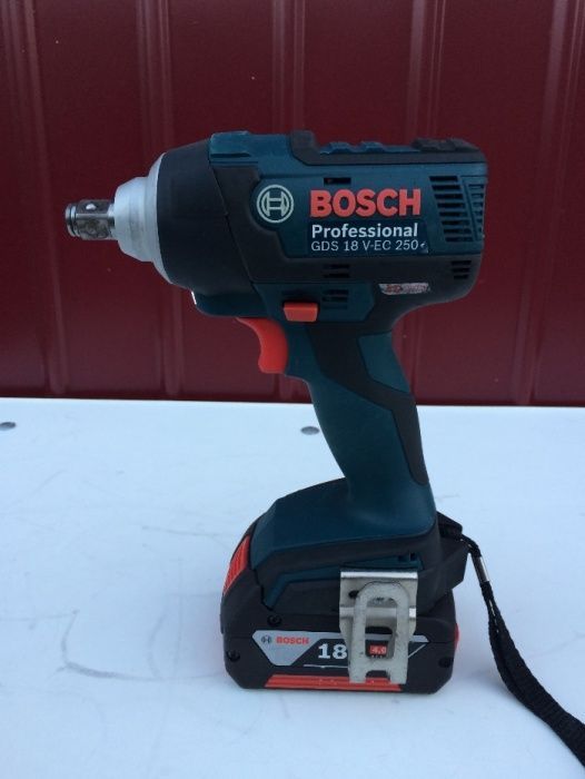 Bormasina / Masina de insurubat cu impact BOSCH - GDS 18 V-EC 250