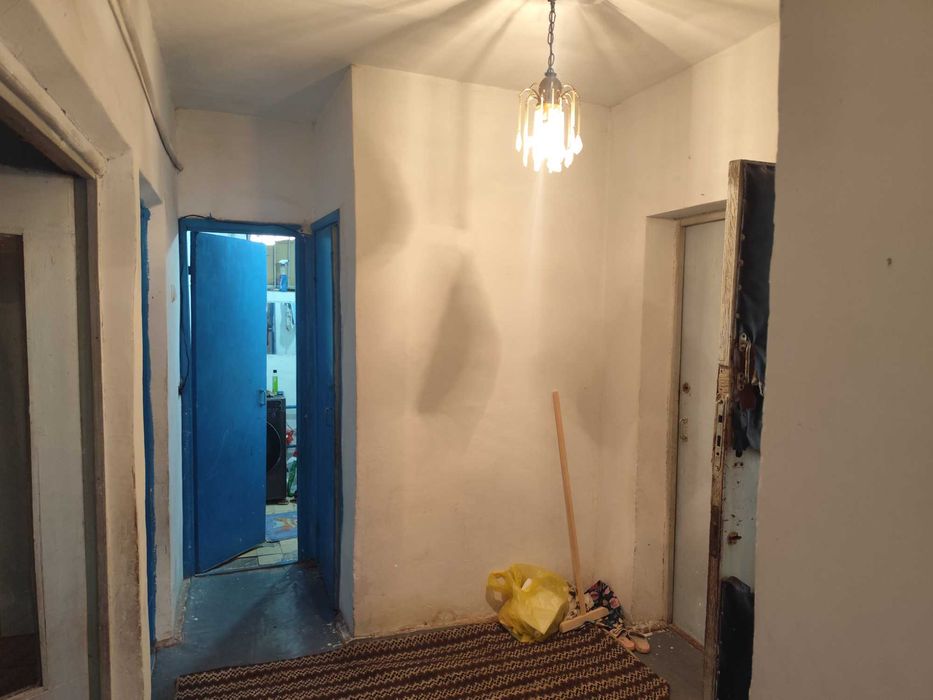 Нурафшон (Туйтепа)да 3-хонали квартира сотилади, узимизники.