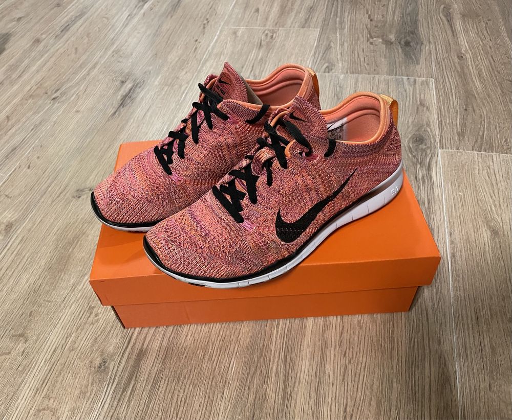 Оригинални дамски маратонки Nike Free TR Flyknit размер 36.5