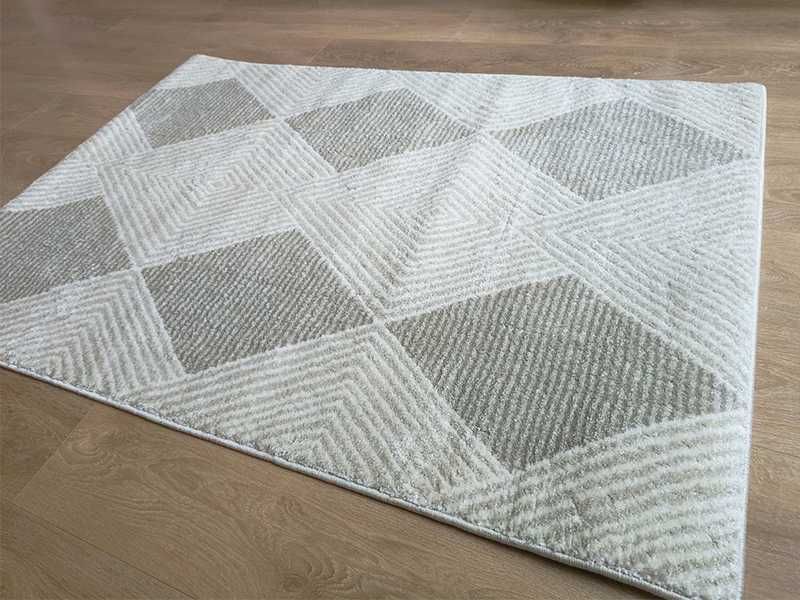 НОВ! Килим бежов 100х150см гръб юта