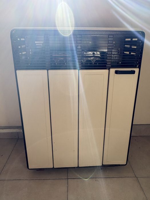 De vanzare convector pe gaz stare foarte buna