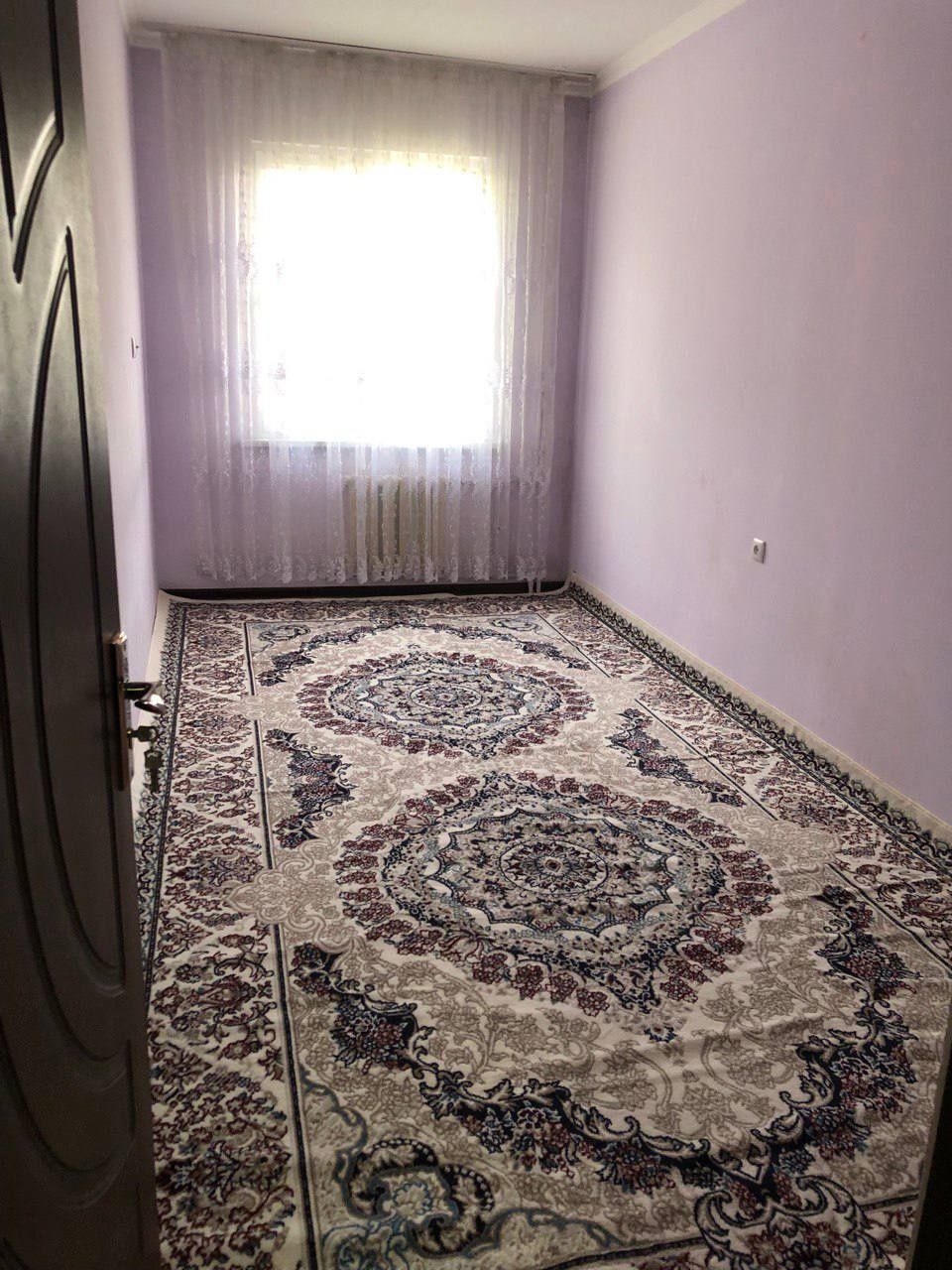 Kvartira sotiladi Yunusobod 11 kvartal 2 xona 3 xona qilingan