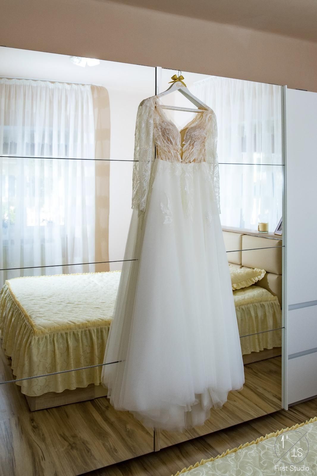 Rochie de mireasắ