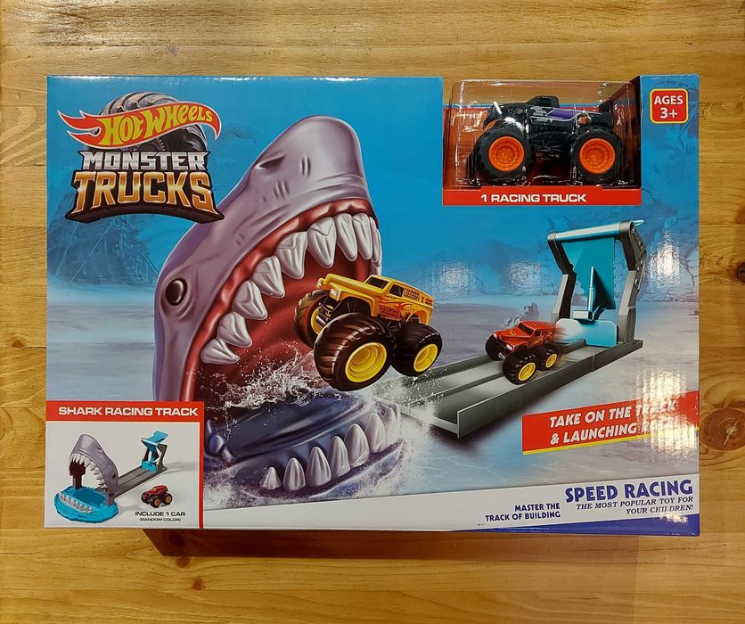 Трек "Hot wheels" Monster Trucks - Shark's Attack. Трэк Атака Акулы.