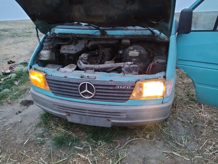 Cutie viteza Mercedes Sprinter 312D, 350000 km