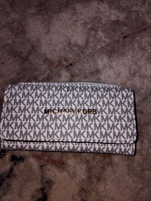 Portofel de damă nou,fără eticheta