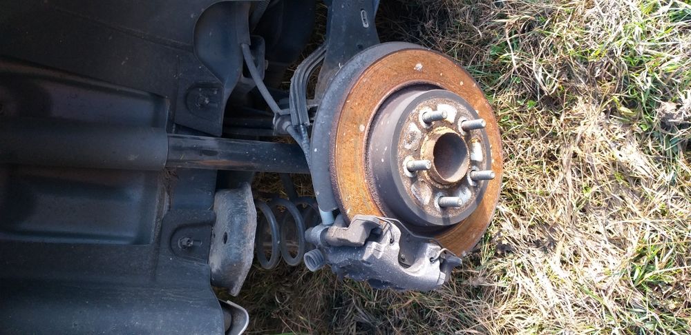 Etrieri , butuci , discuri de frână Volvo C30