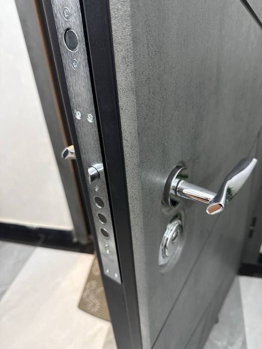 Ремонт Замок очиш установка замков Eshik remont