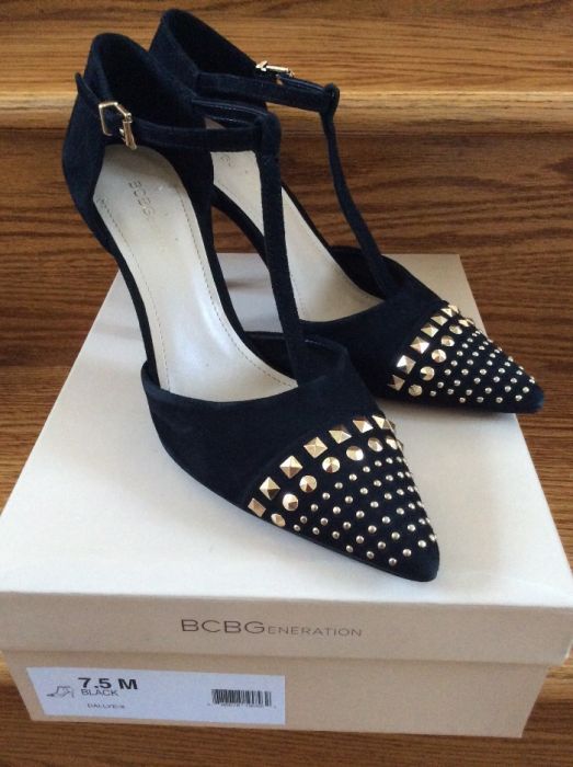 Нови Дамски обувки BCBG номер 37.5