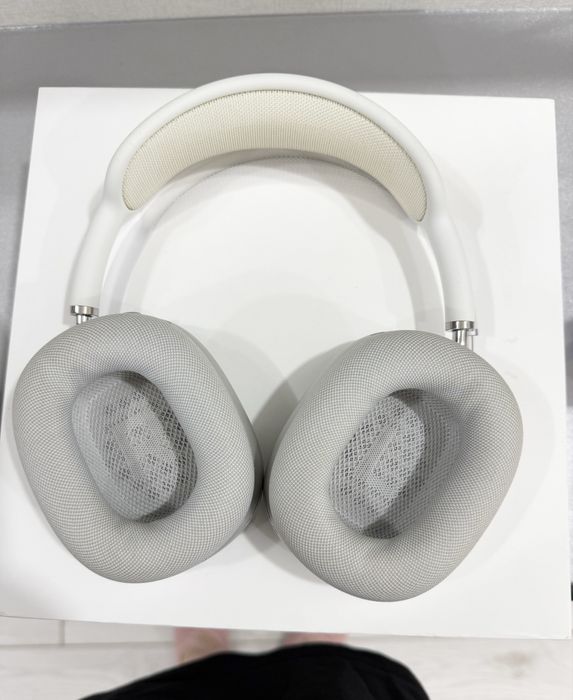 Продаю наушники Airpods Max