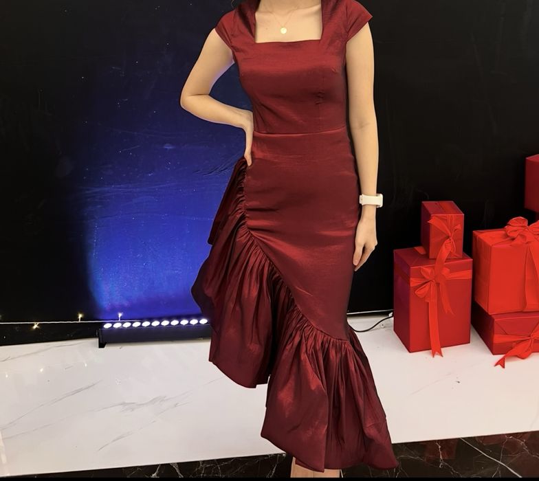 Платье в отличном состоянии,надевала всего раз покупала