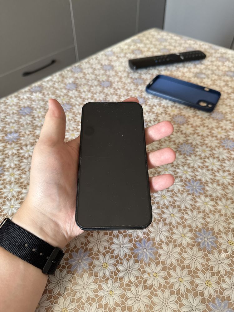 iPhone 13 256gb в отличном состоянии
