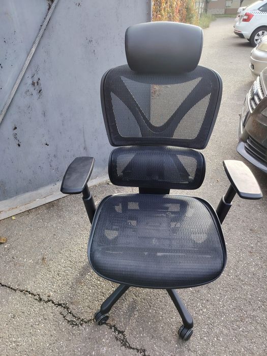 Scaun de birou foarte puțin folosit