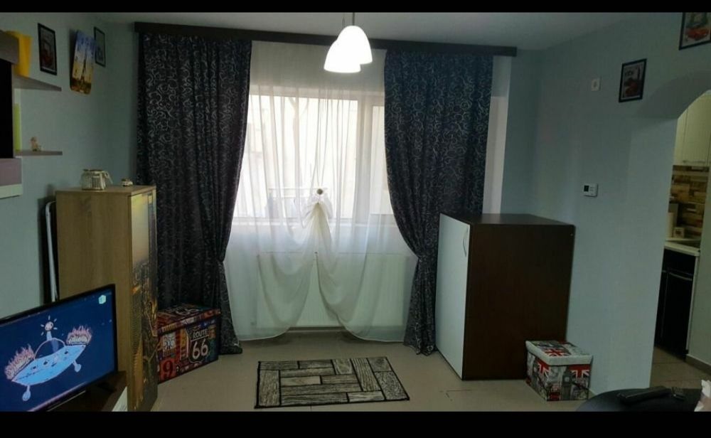 Inchiriez apartament cu 1 camera, zona centrala