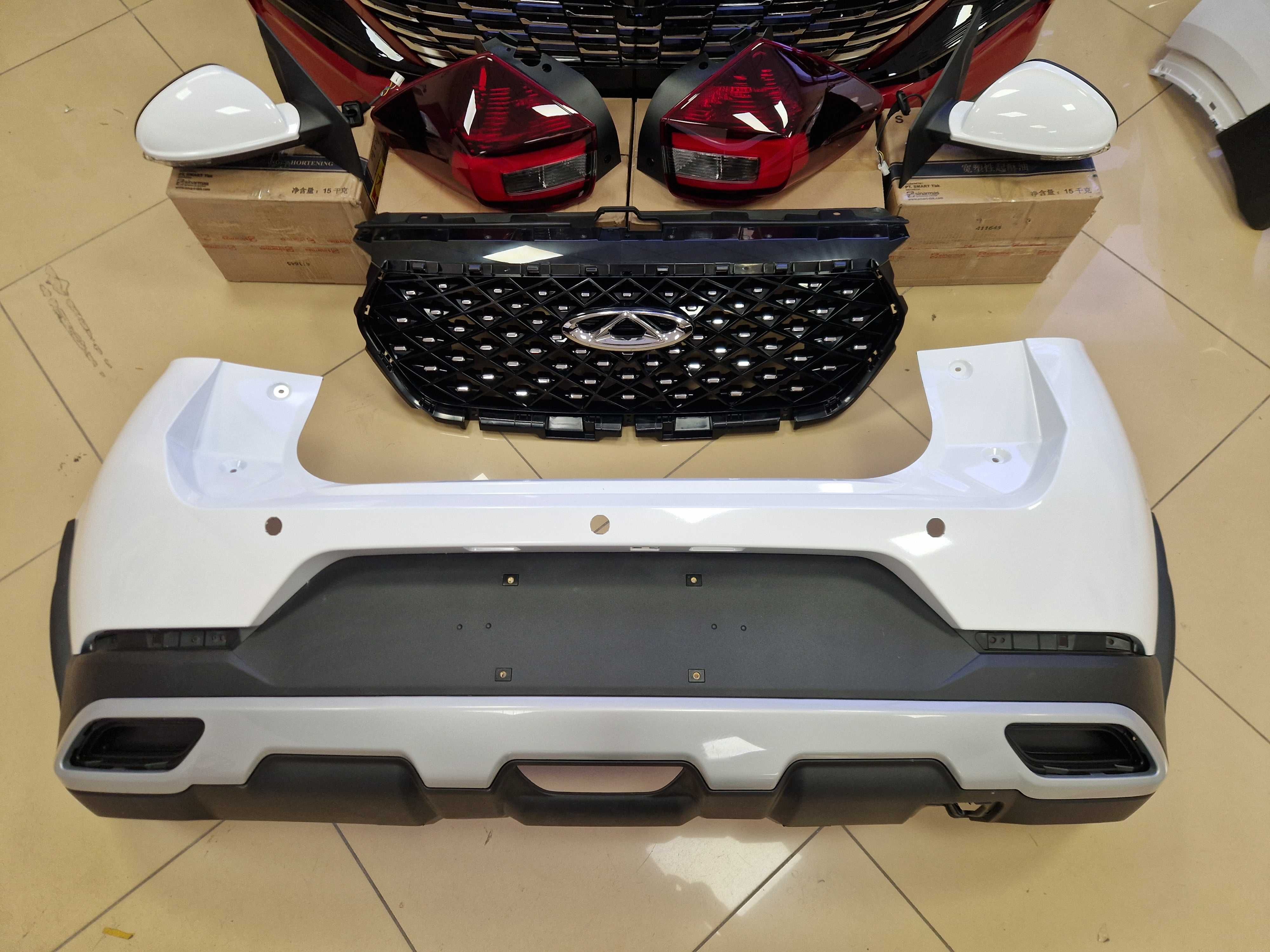 Бампер задний Chery Tiggo 2 оригинал цвет белый