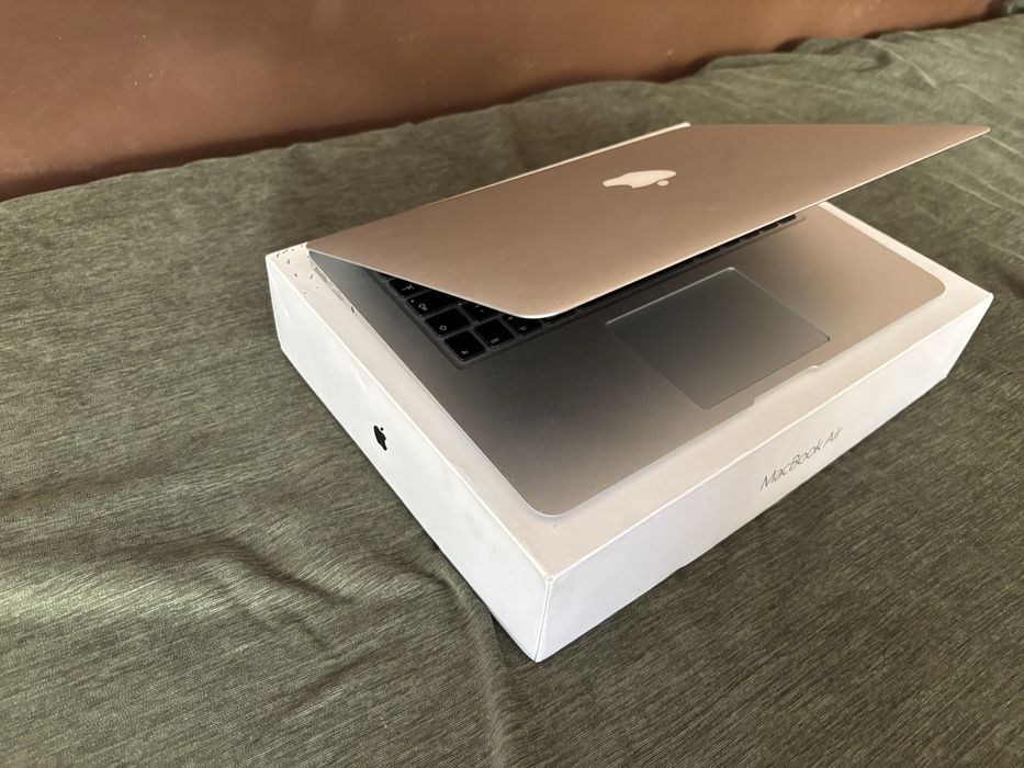 Vand macbook air 13 2017