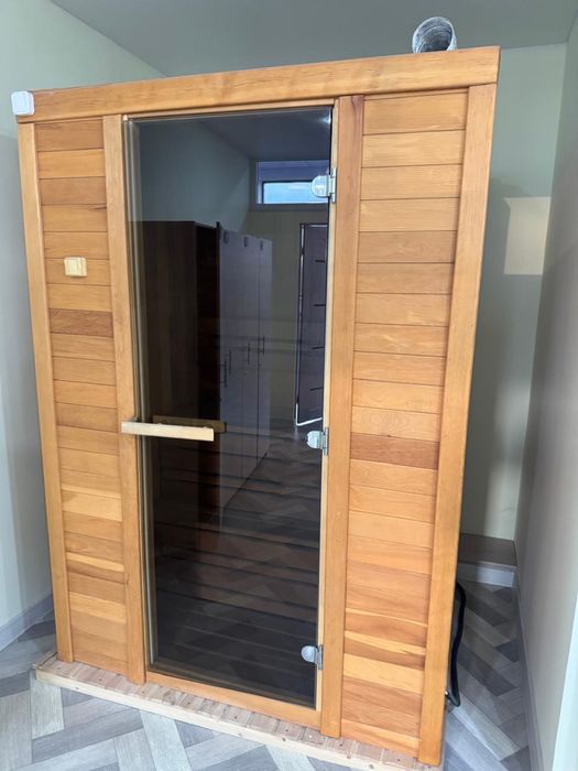 Продам электрическую сауну с печью harvia