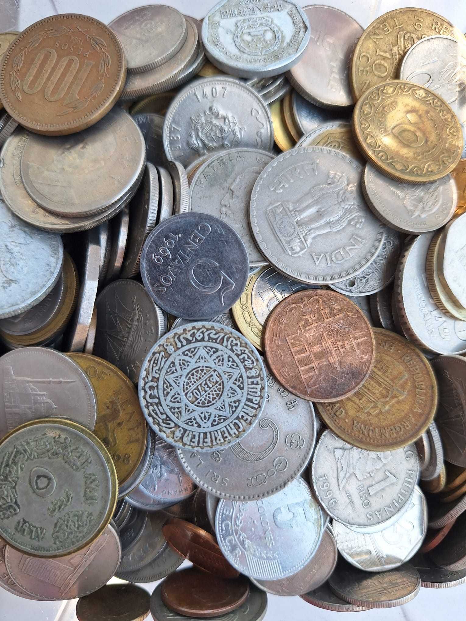 LOT peste 800 monede straine == America, Asia, Africa==