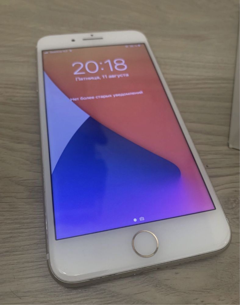 Продам телефон Apple 7 Plus