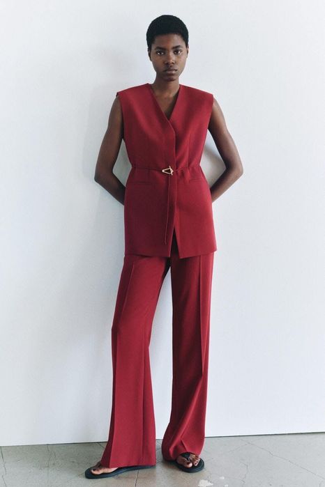 Костюм Zara в горчица, нов без етикет
