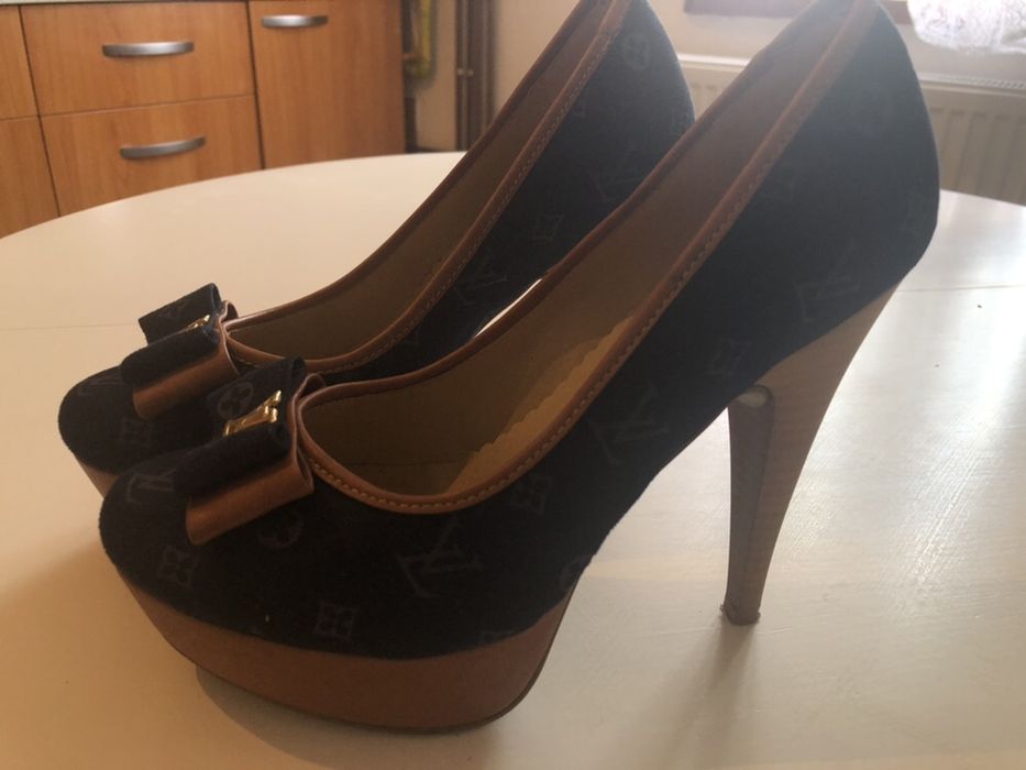 Pantofi Louis Vuitton mar 37