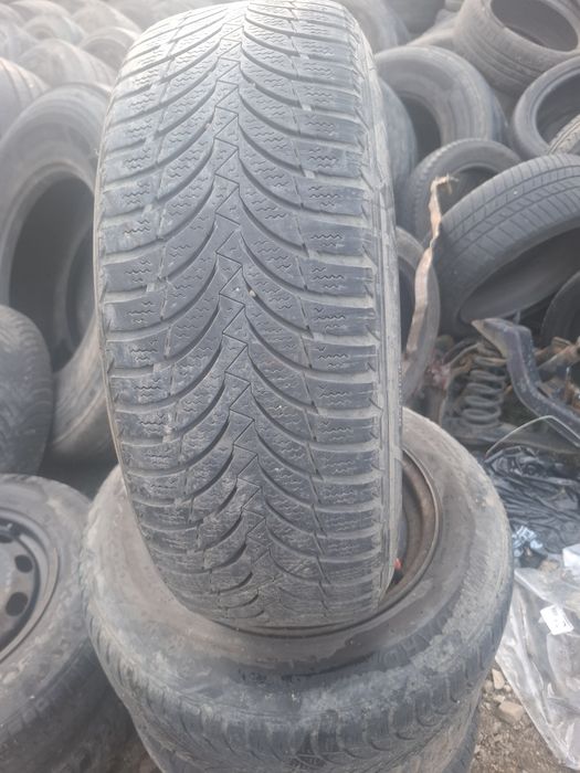 Vand 4 roti R 15 fiat au și anvelope 195 65 15 iarna