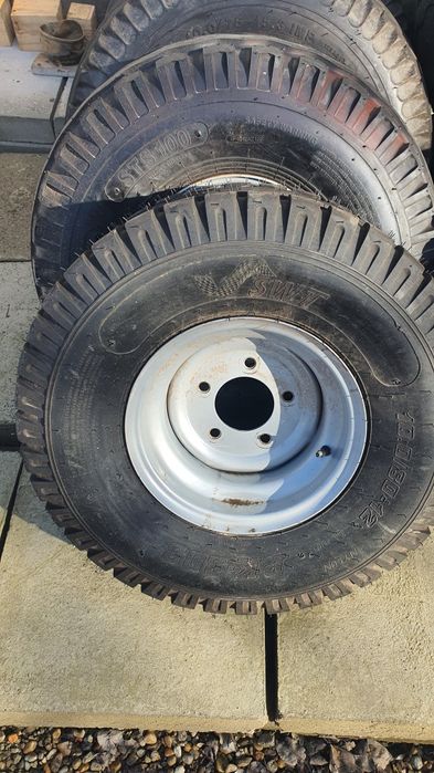 jante cu cauciucuri roti remorca