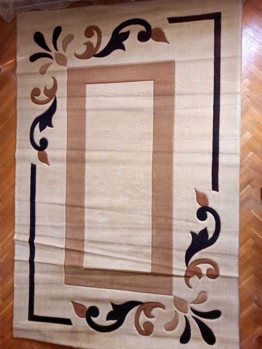 Качествен килим с релеф